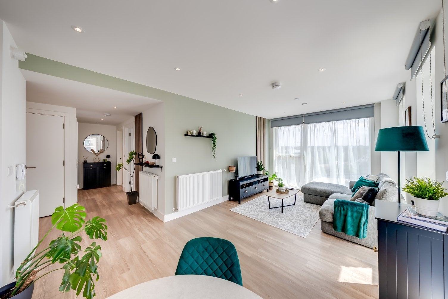Flat Glenside Grove in Greater London