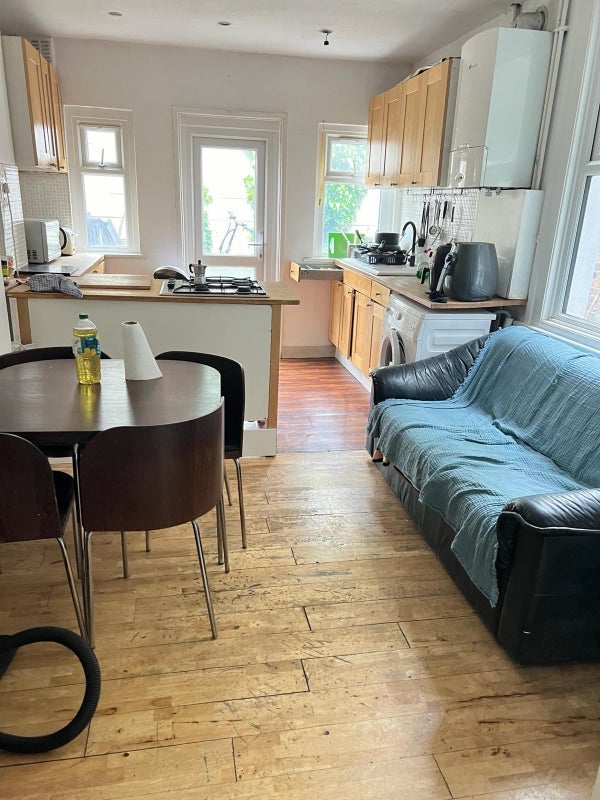 Room Bulwer Street in Greater London