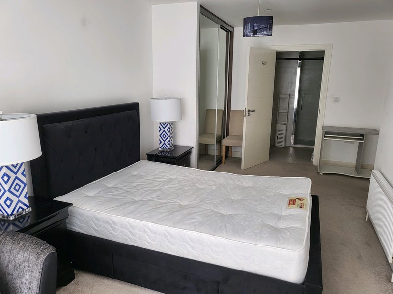 Room Market Street in Greater London