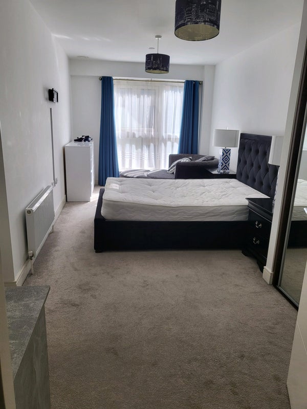 Room Market Street in Greater London