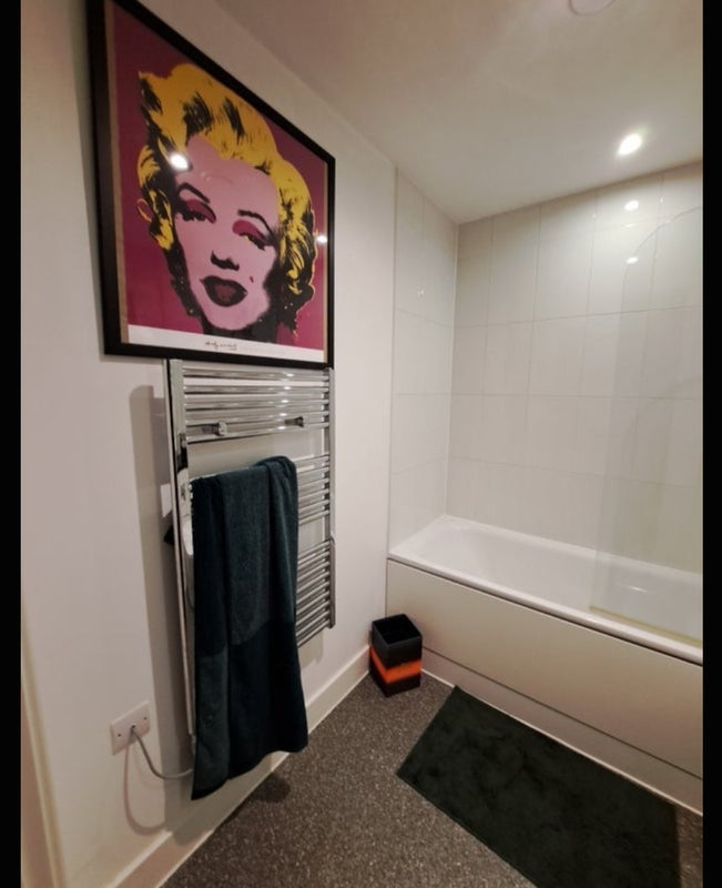 Room Freda Street in Greater London