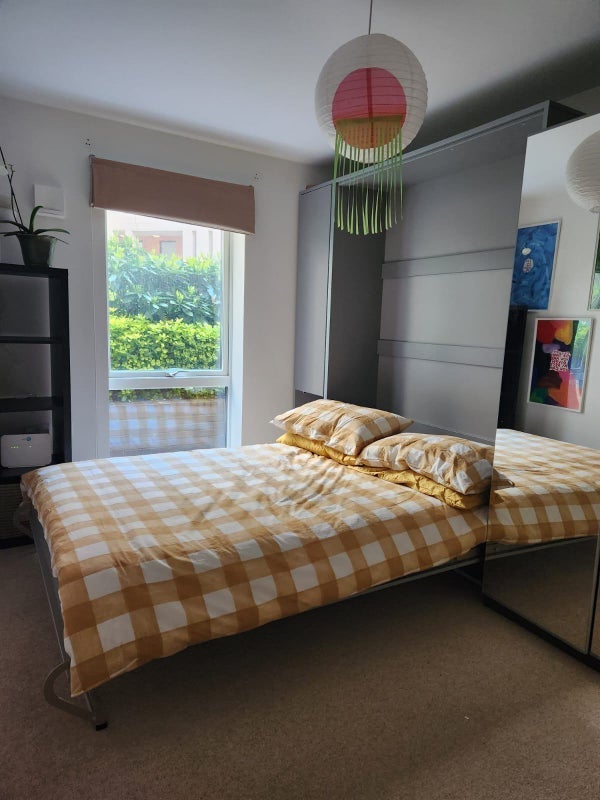 Room Freda Street in Greater London