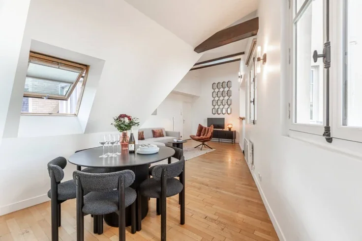 Appartement Avenue Bertie Albrecht à Paris