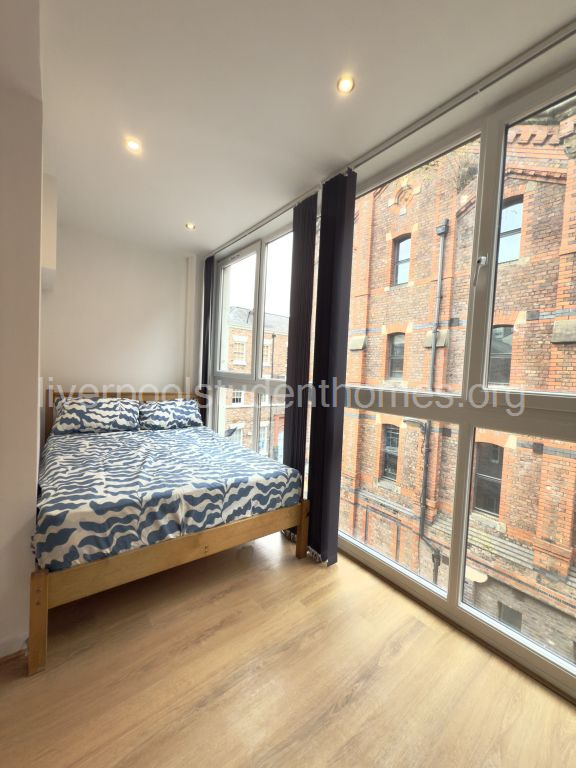 Flat Shaw Street in Liverpool