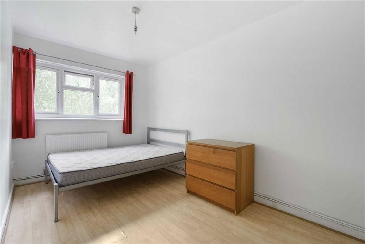 Flat New North Road in Greater London