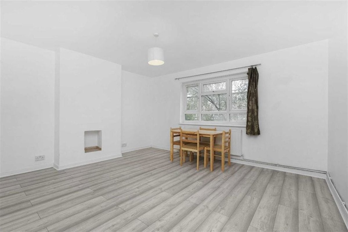Flat New North Road in Greater London