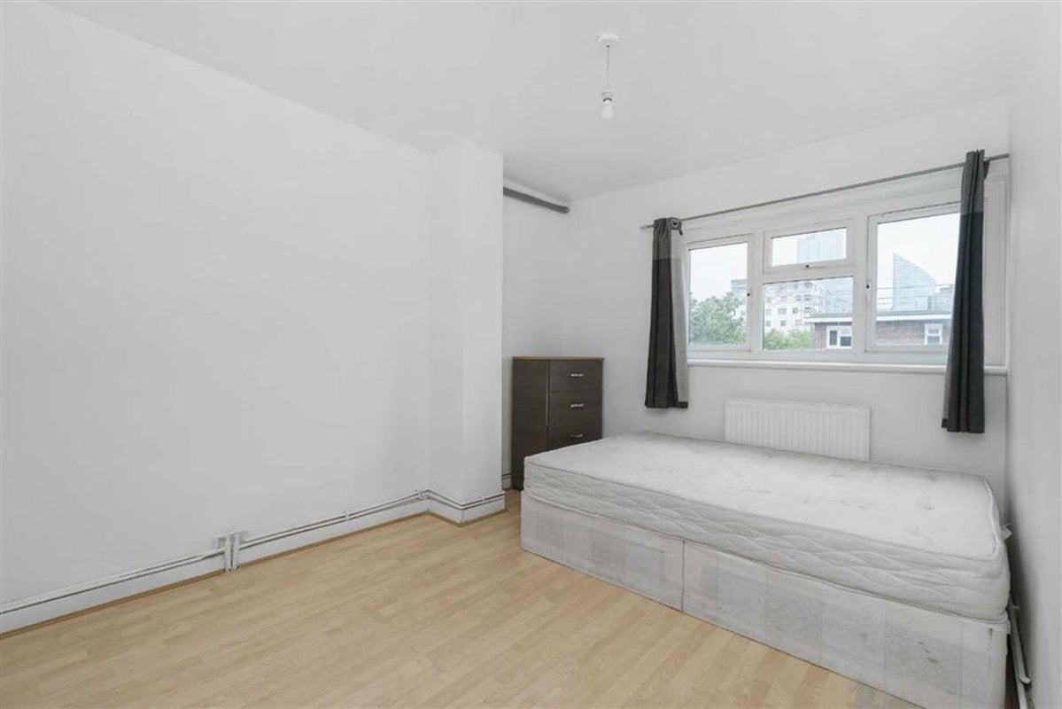 Flat New North Road in Greater London