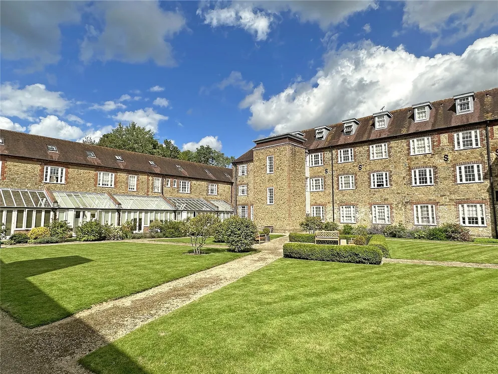 Flat Dodsley Lane in Chichester