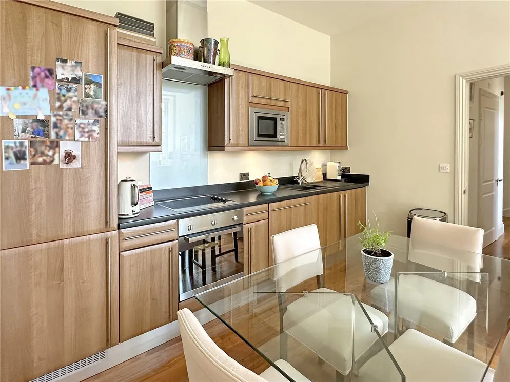 Flat Dodsley Lane in Chichester