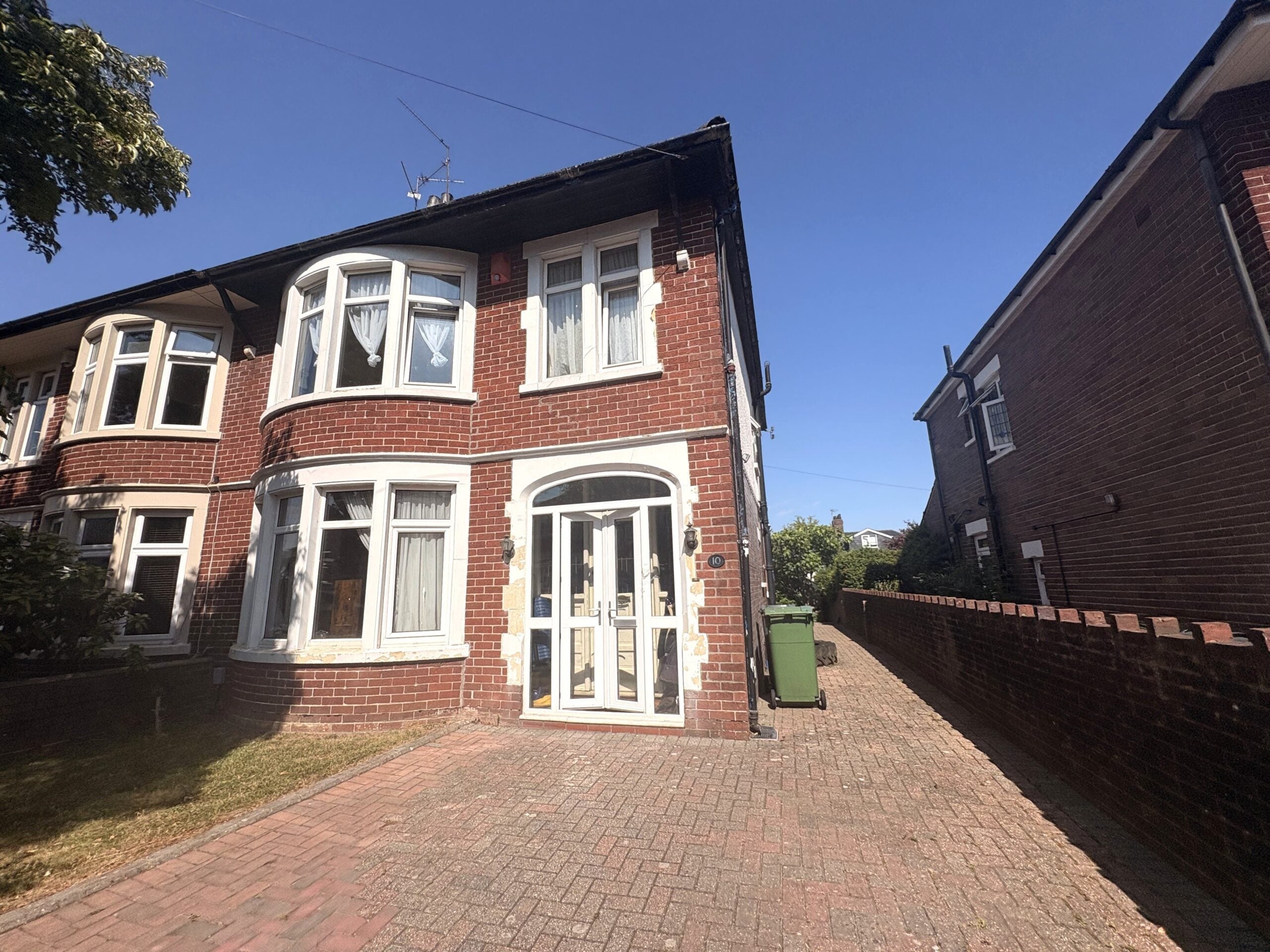 House Leckwith Avenue in Cardiff County