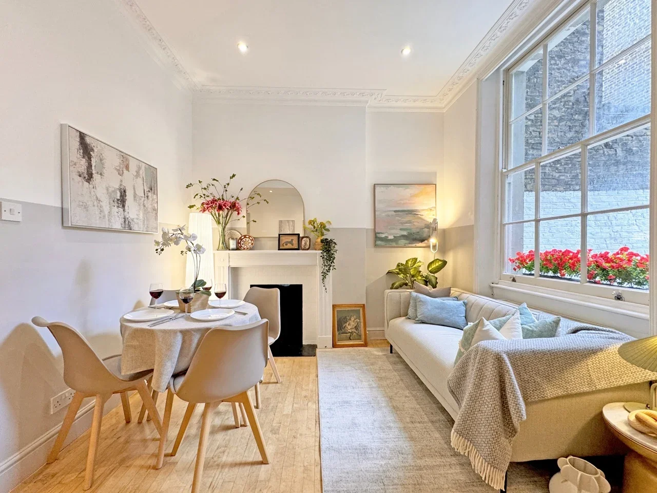 Flat Gloucester Street in City of Westminster