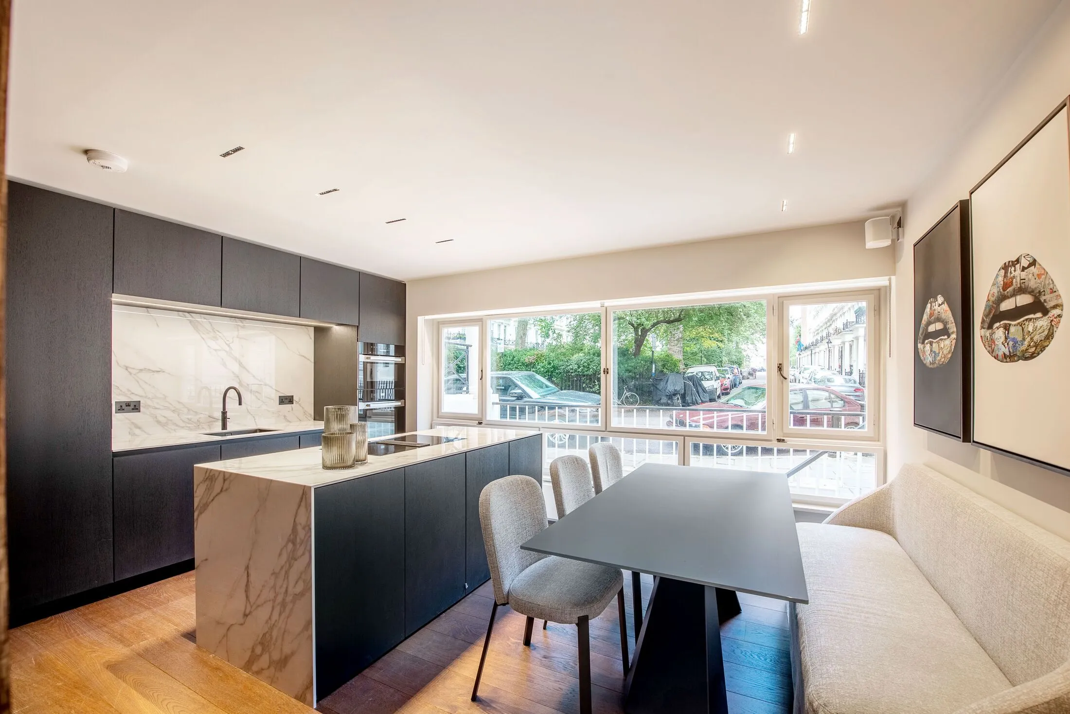 Flat Rutland Gate in City of Westminster