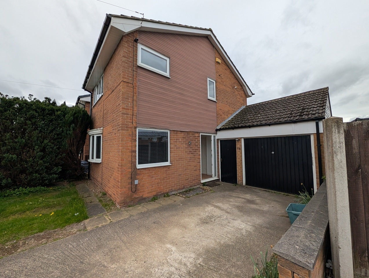 House Elizabeth Avenue in Doncaster