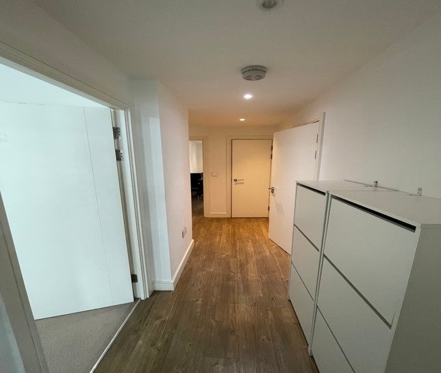 Room Cable Walk in Greater London