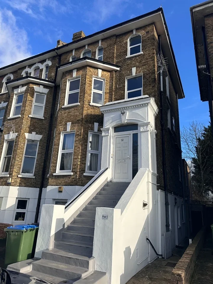 Flat Footscray Road in Greater London