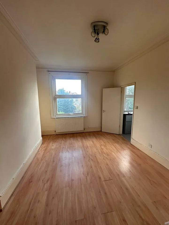 Flat Footscray Road in Greater London