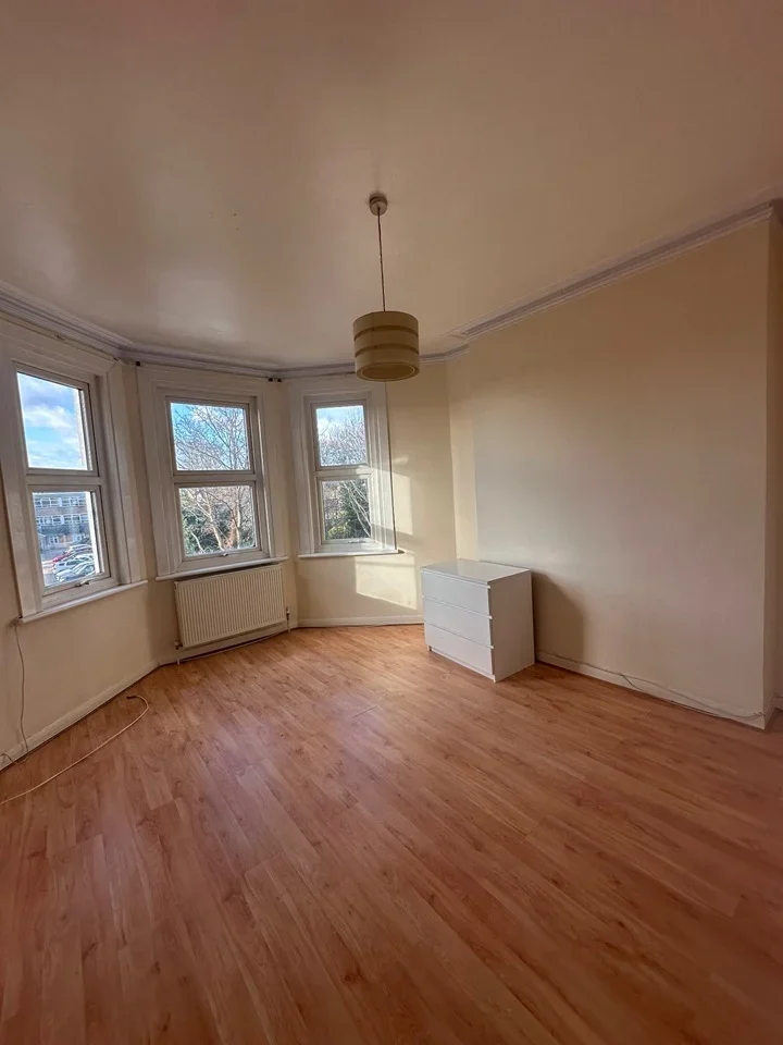 Flat Footscray Road in Greater London