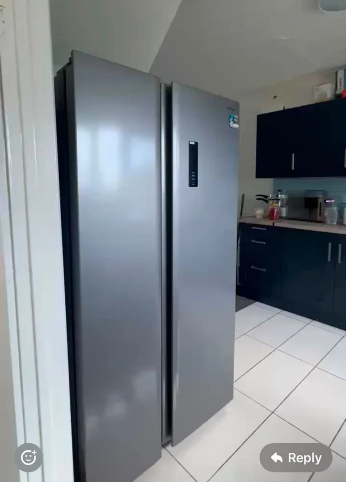 Room Charlton Crescent in Greater London
