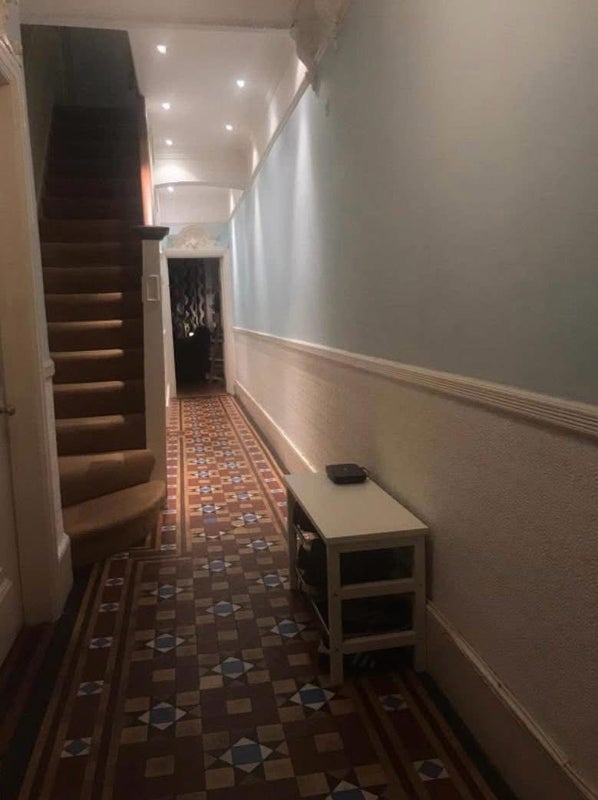 Room Crowborough Road in Greater London