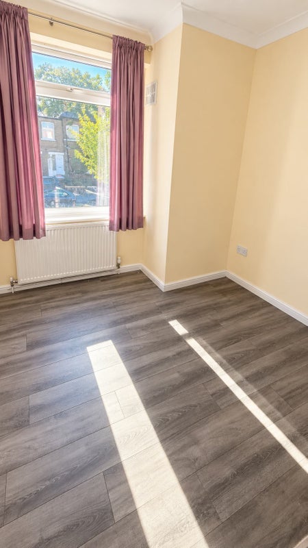 Flat Windsor Road in Greater London