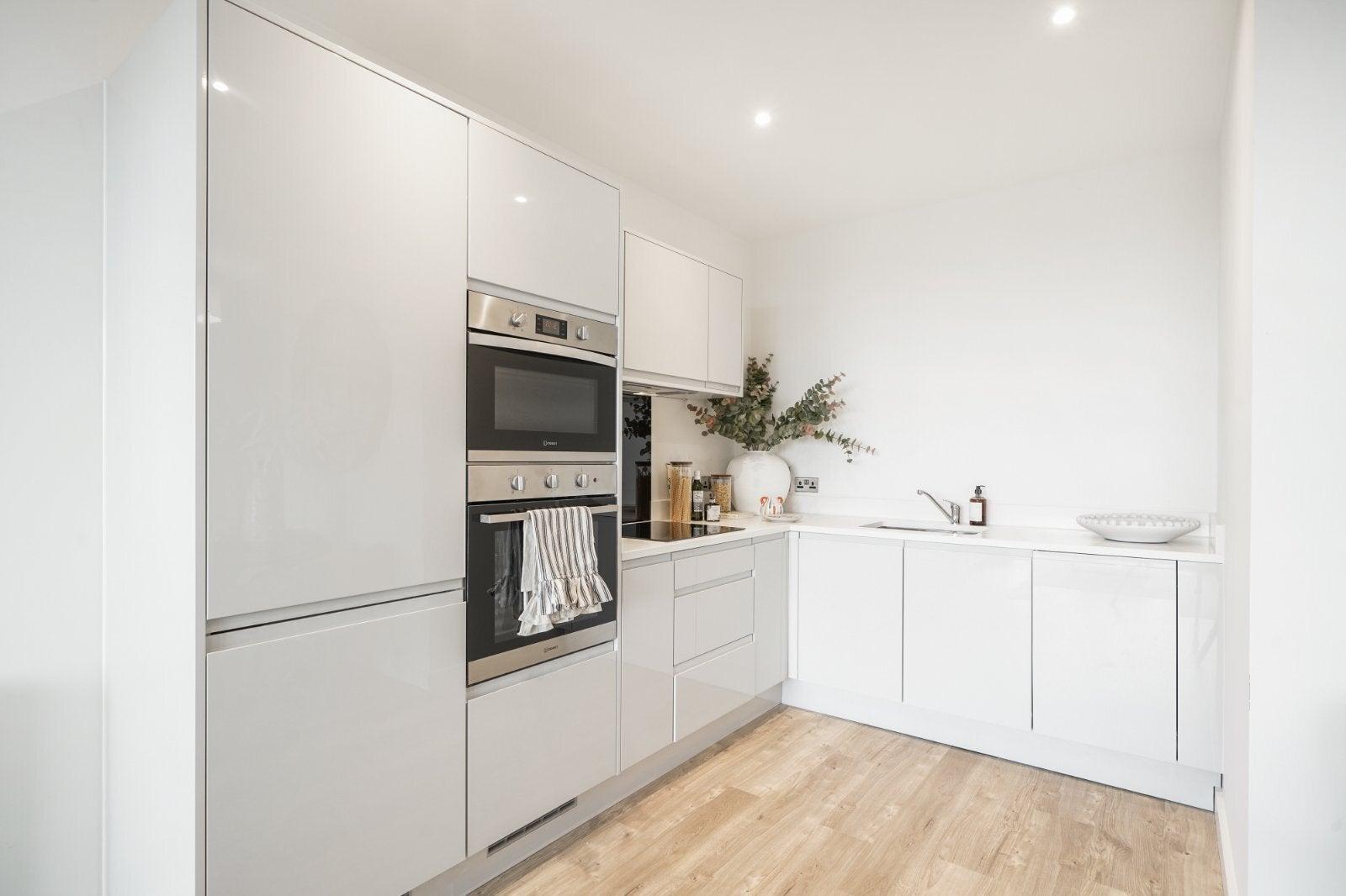 Flat Elmsleigh Road in Borough of Spelthorne