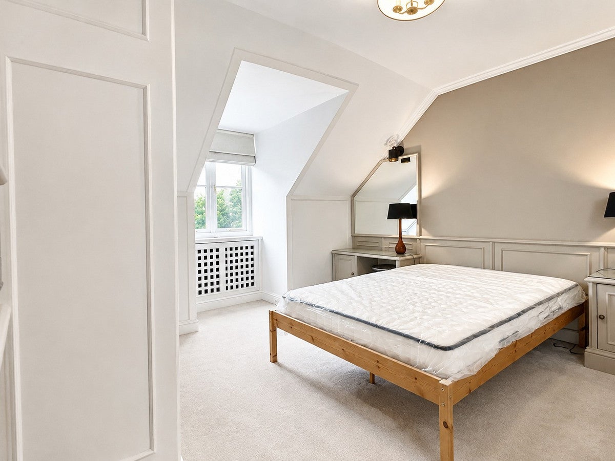 Flat Avonmore Road in Greater London