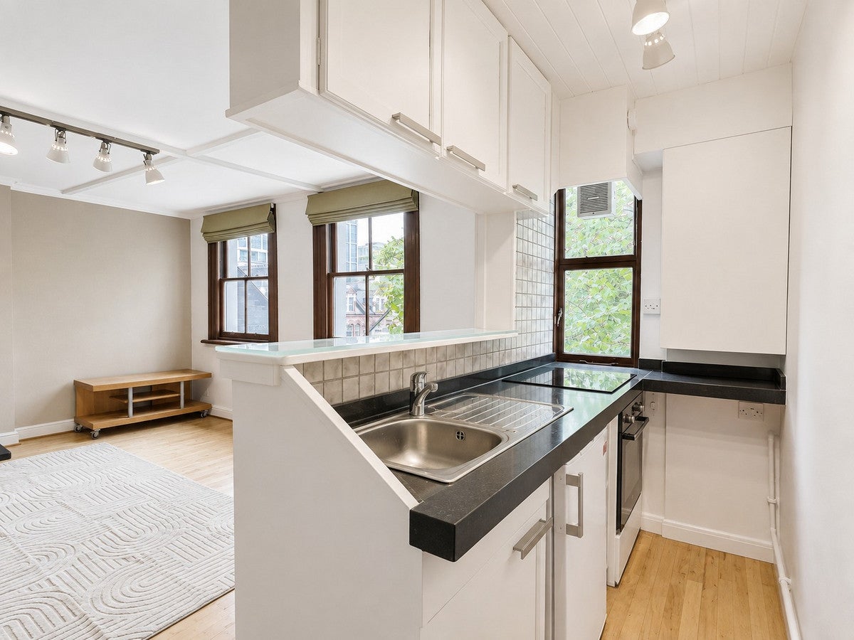Flat Avonmore Road in Greater London