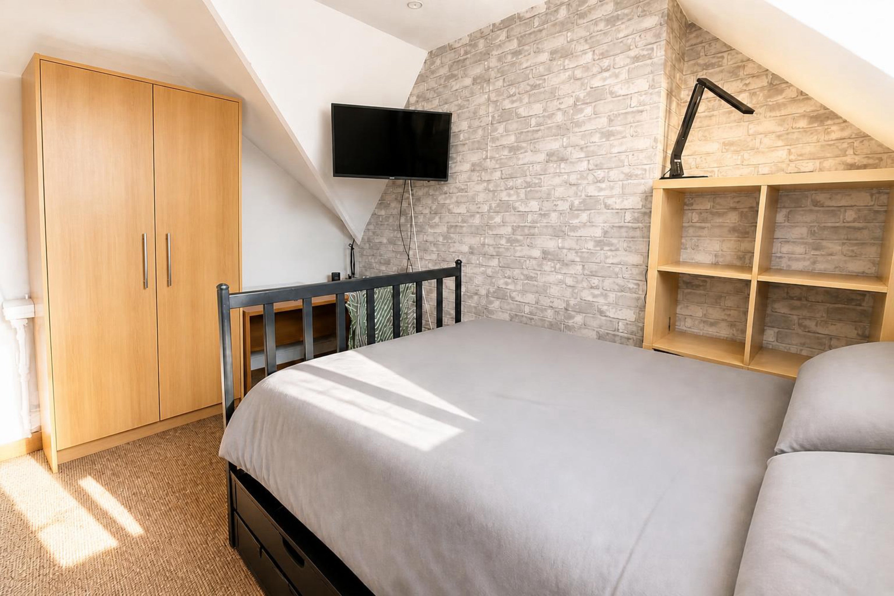 Room Balfour Road in Nottingham