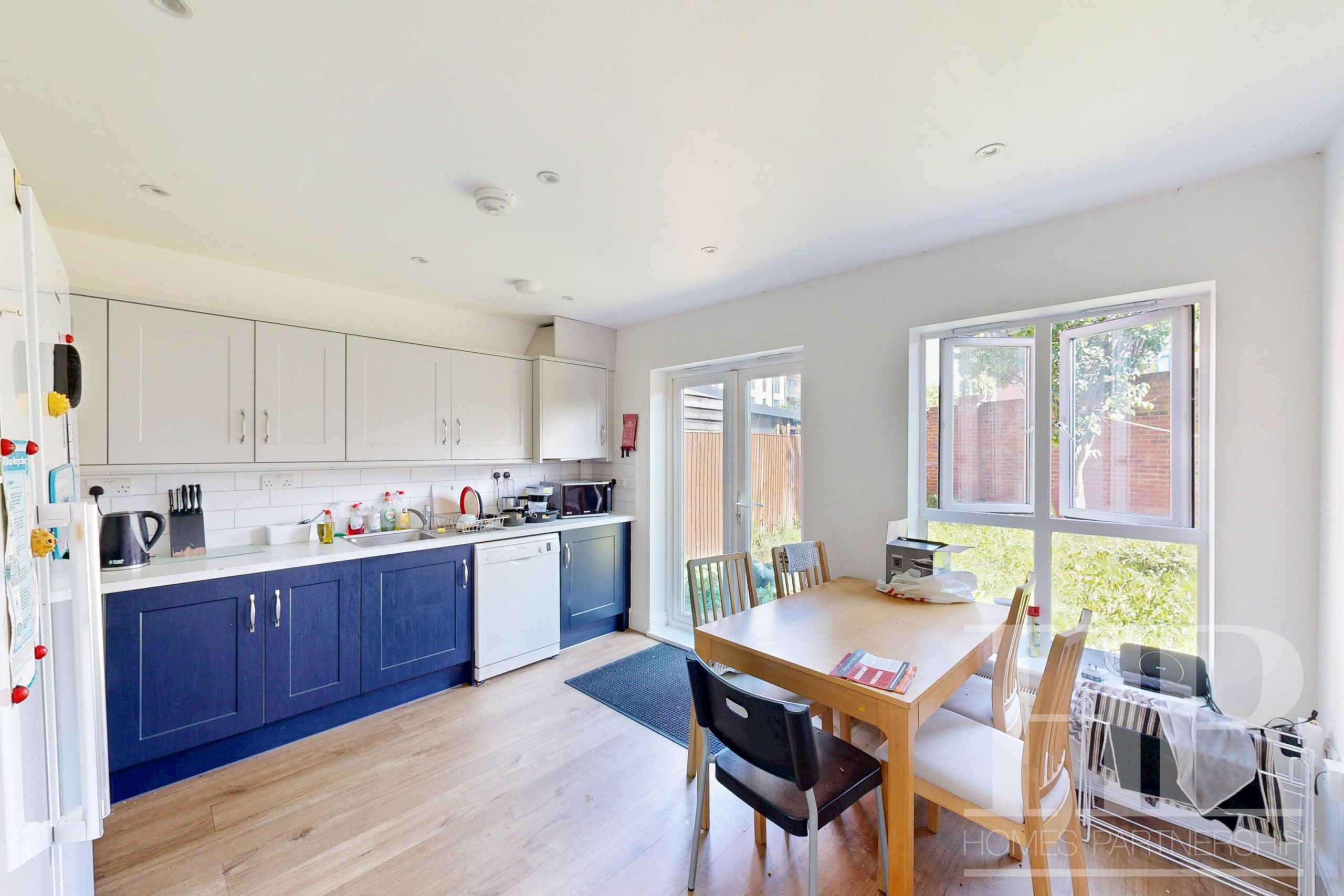 Room Victoria Mews in Crawley