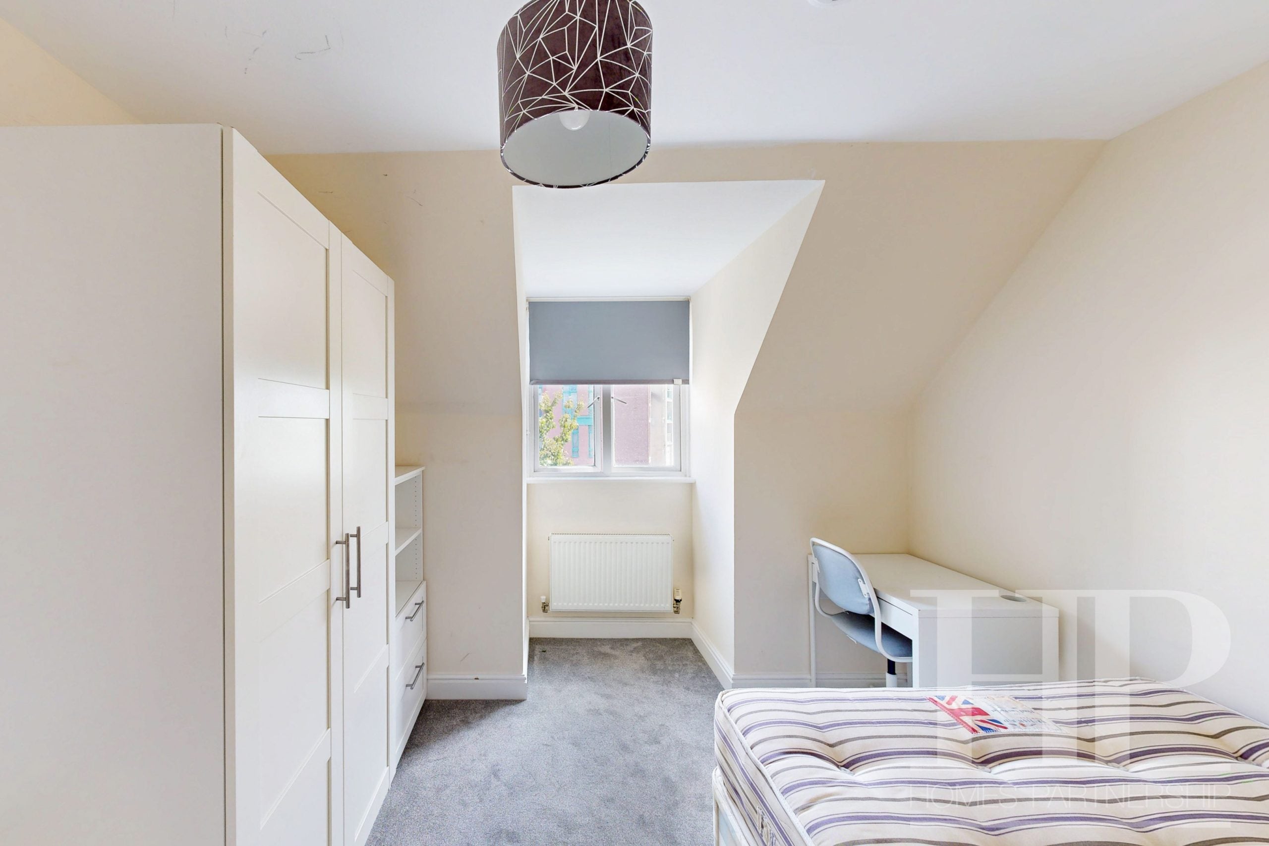 Room Victoria Mews in Crawley