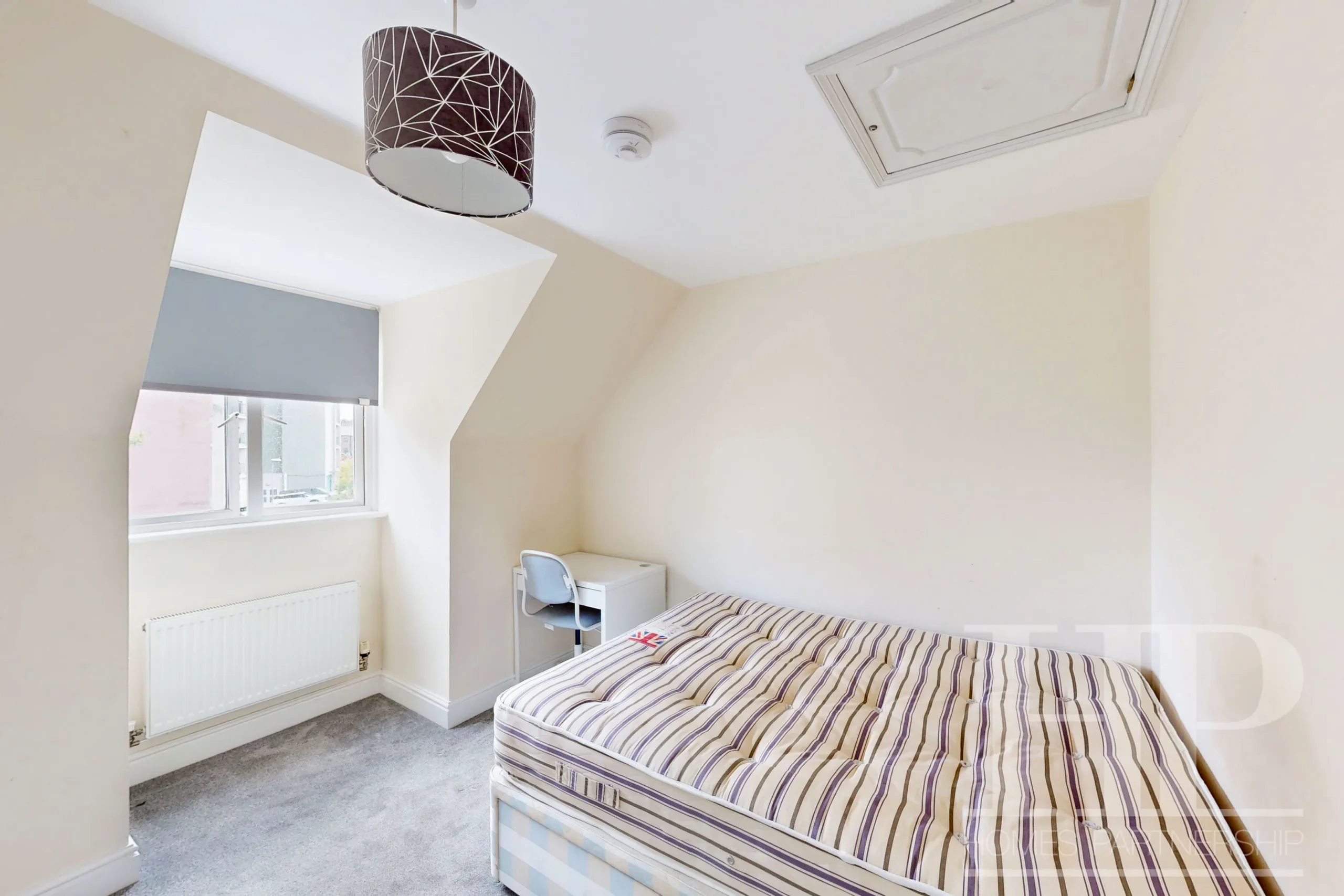 Room Victoria Mews in Crawley