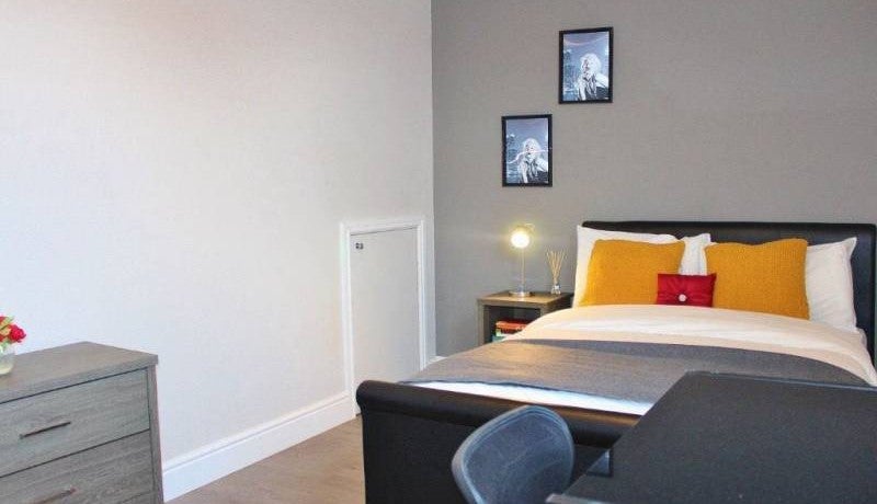 Flat Turnfield Road in Stockport