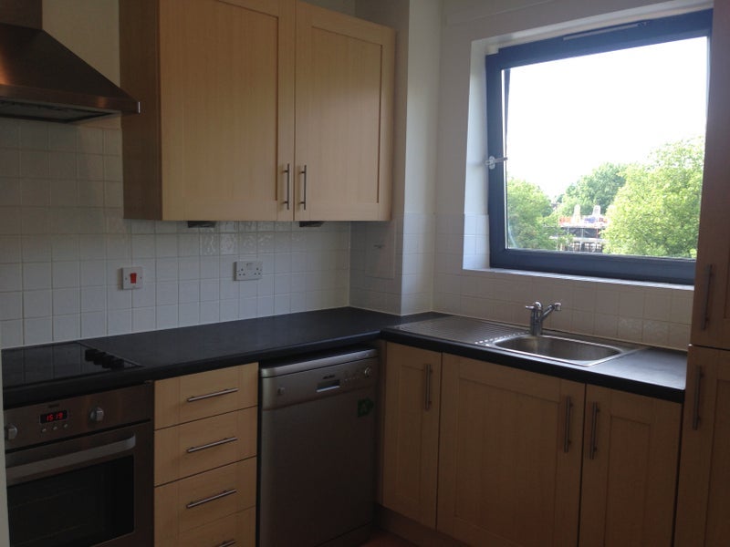 Flat Bassington Road in Greater London