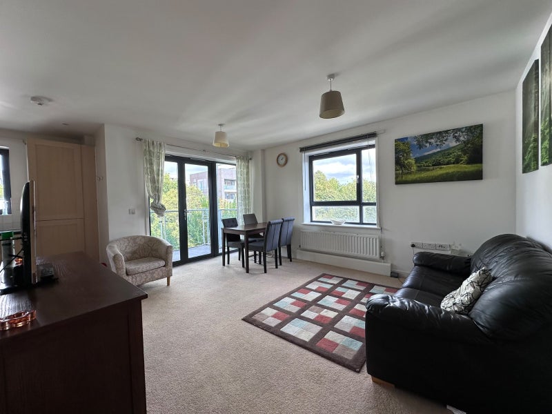 Room Bassington Road in Greater London