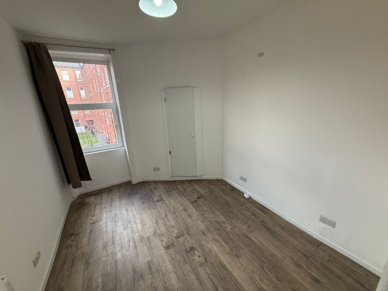 Flat Middleton Street in Glasgow