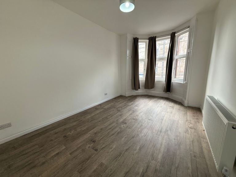 Flat Middleton Street in Glasgow