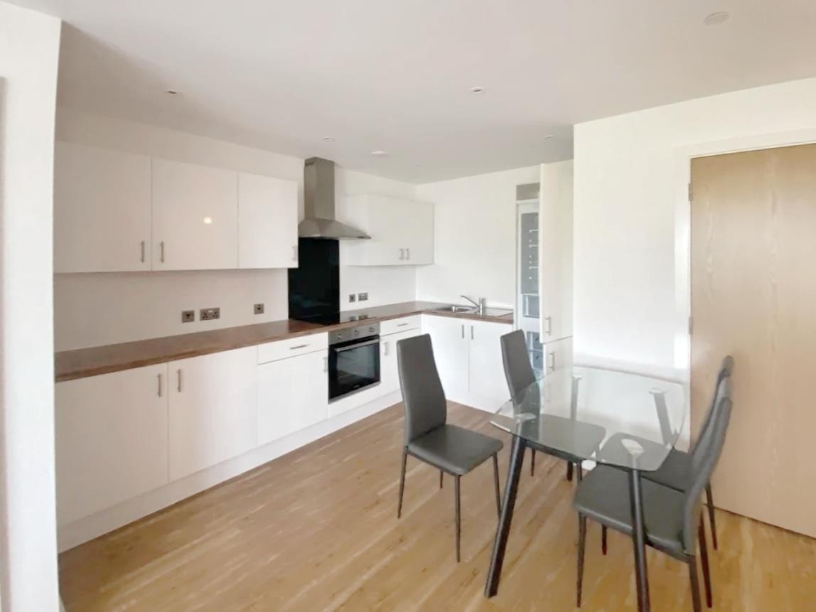 Flat Pomona Strand in Trafford