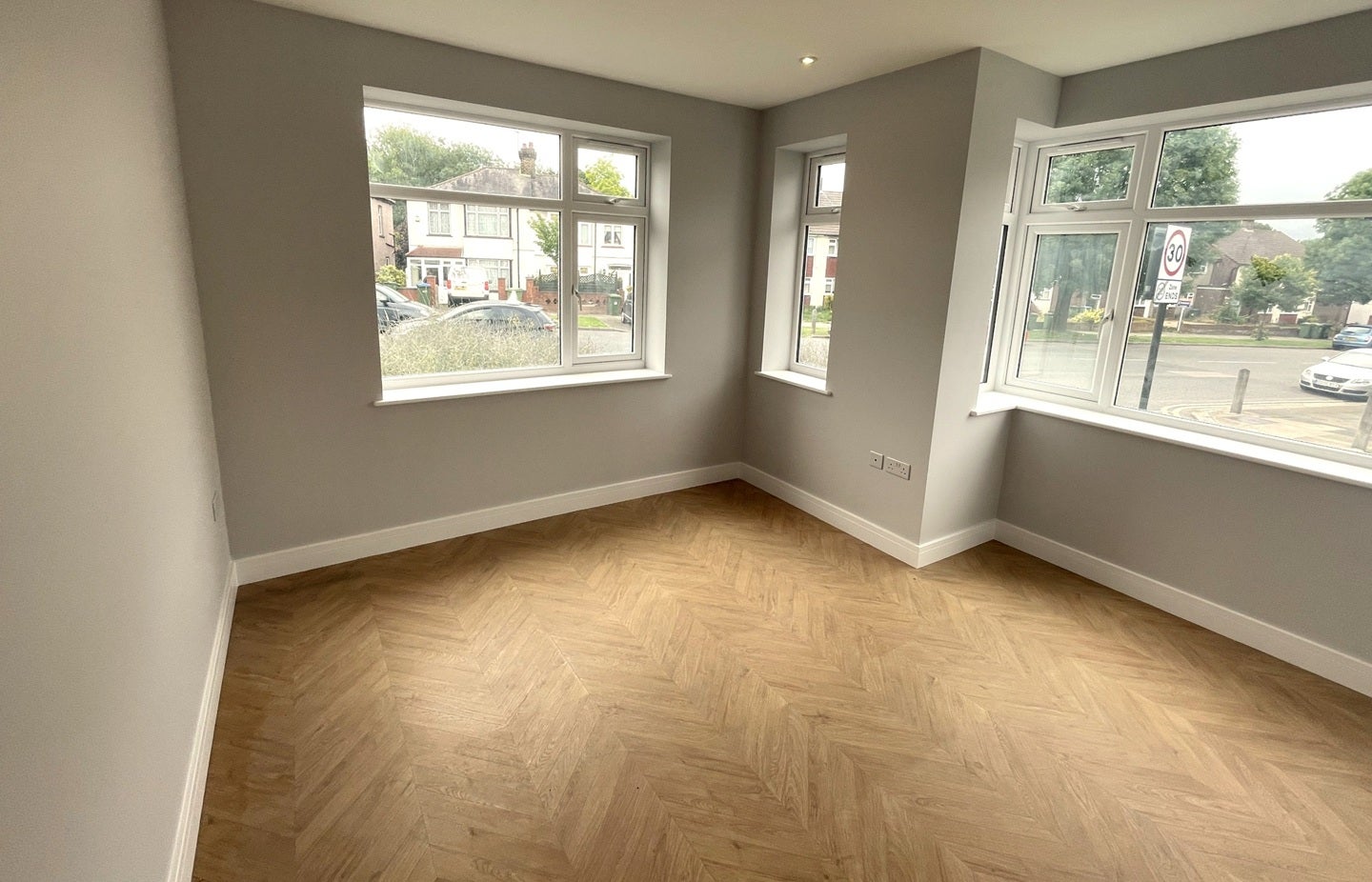 Flat Footscray Road in Greater London