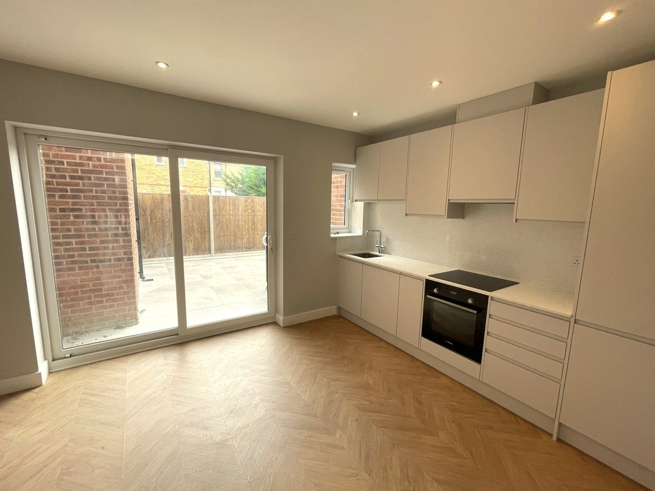 Flat Footscray Road in Greater London