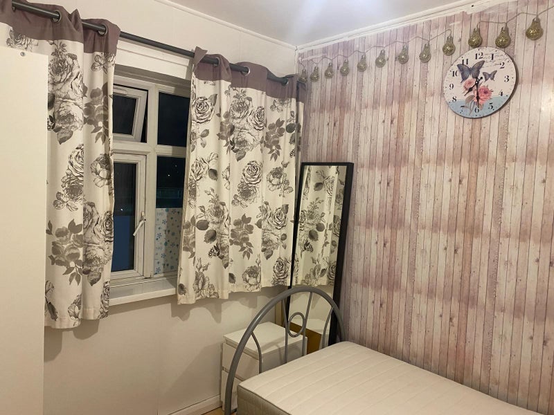 Room Huntingdon Road in Greater London