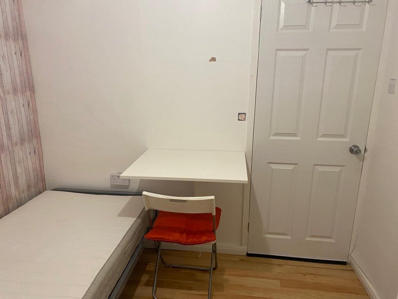 Room Huntingdon Road in Greater London