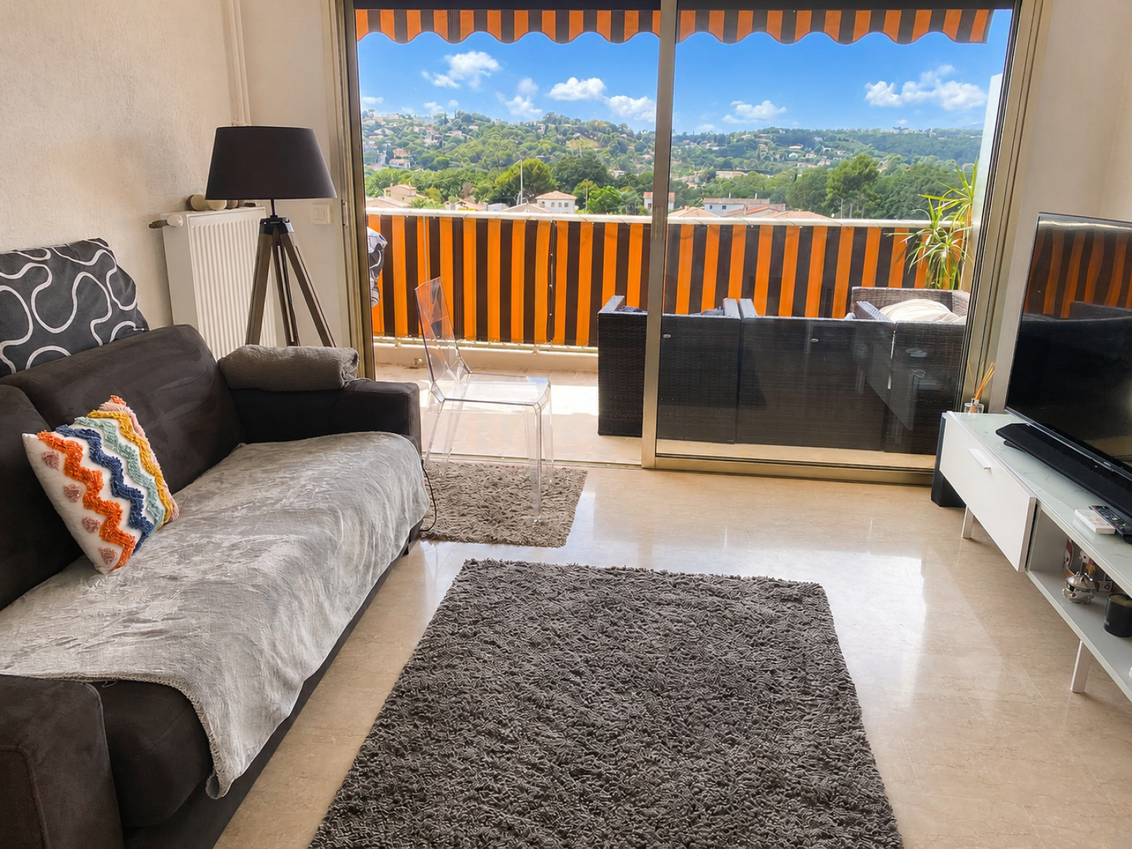 Flat La Provençale in Antibes