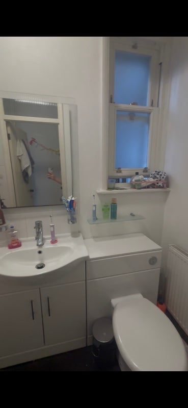 Room Greyhound Road in Greater London