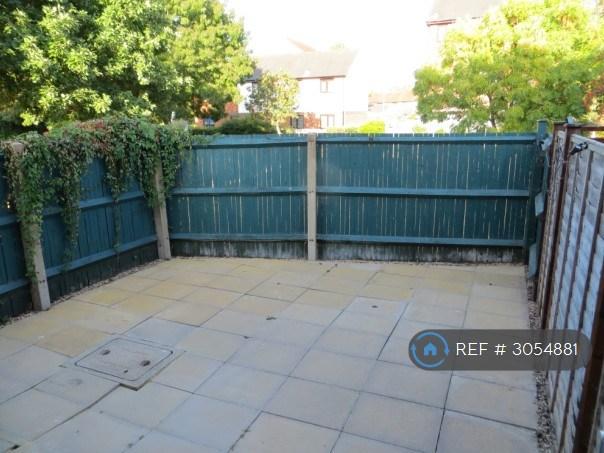 Flat Taverner Close in Poole