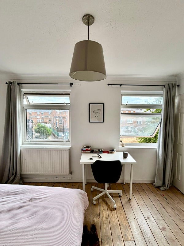 Room Pellerin Road in Greater London