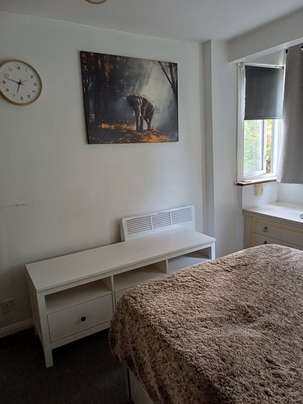 Room Queenswood Gardens in Greater London