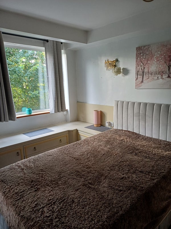 Room Queenswood Gardens in Greater London