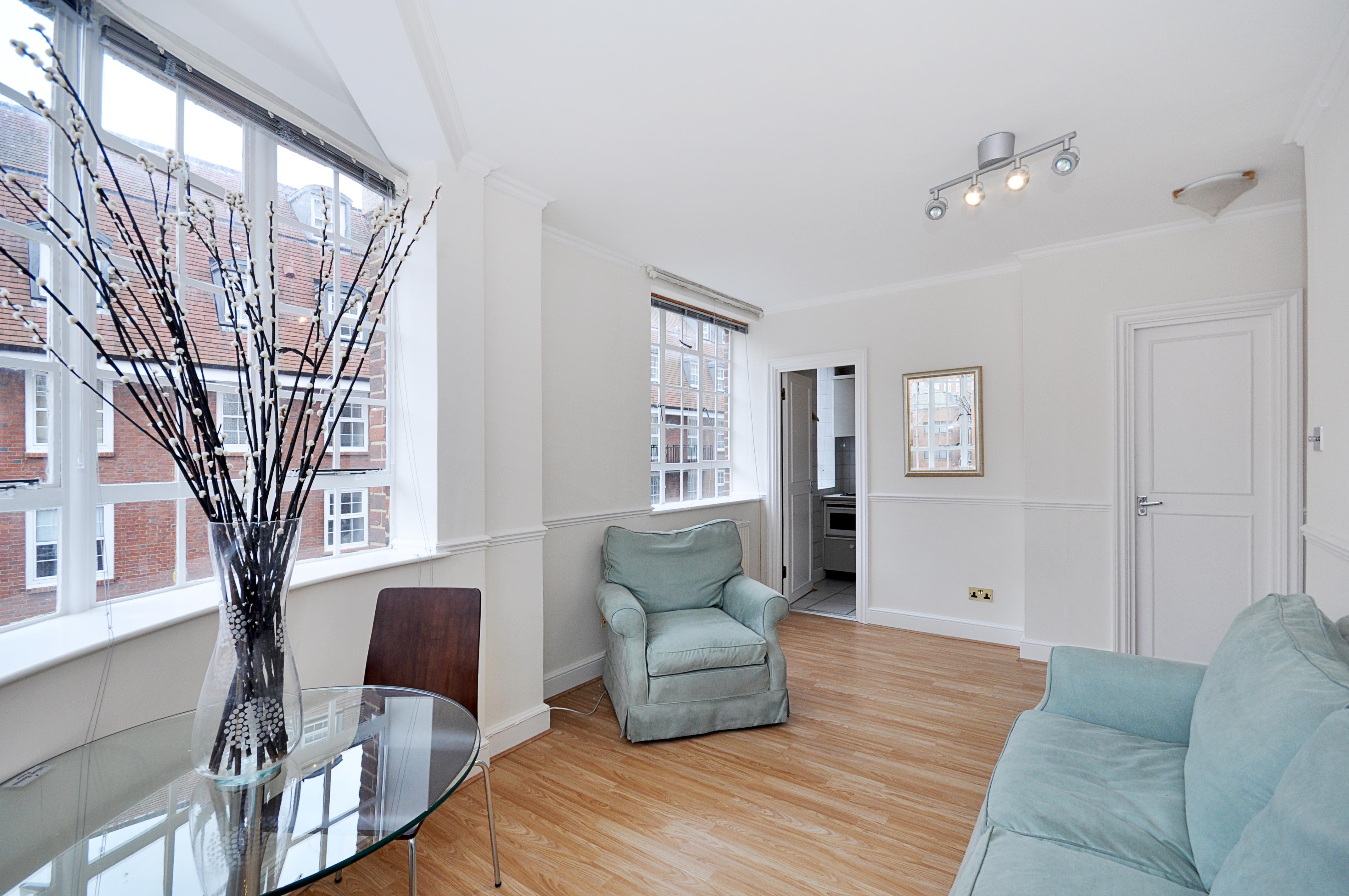 Flat Lucan Place in Greater London