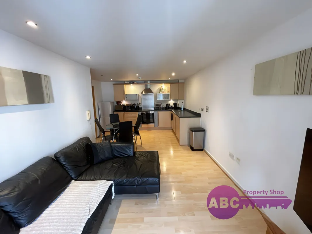 Flat Elmira Way in Salford