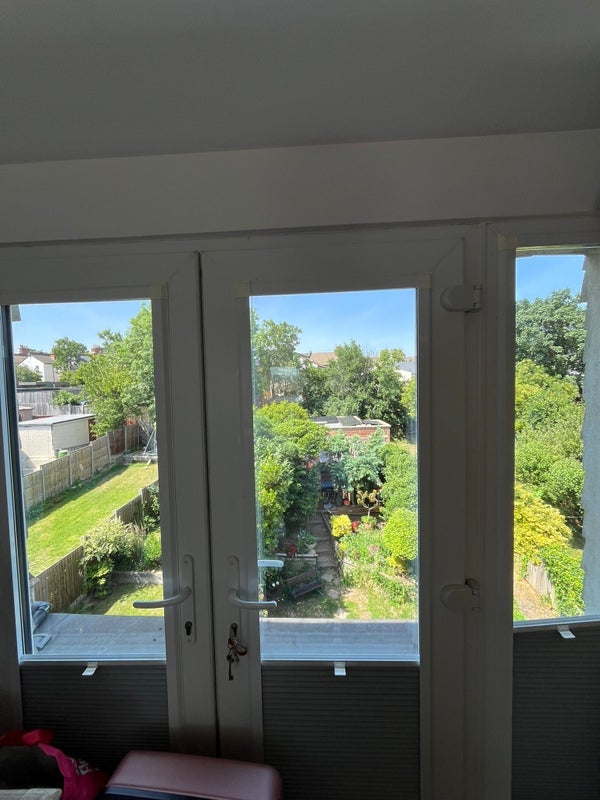 Room De Frene Road in Greater London